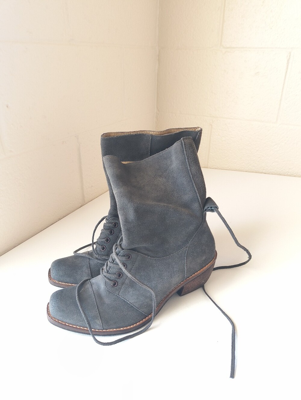 Women's Suede Latigo Lace-Up Ankle Boots - Size 9.5